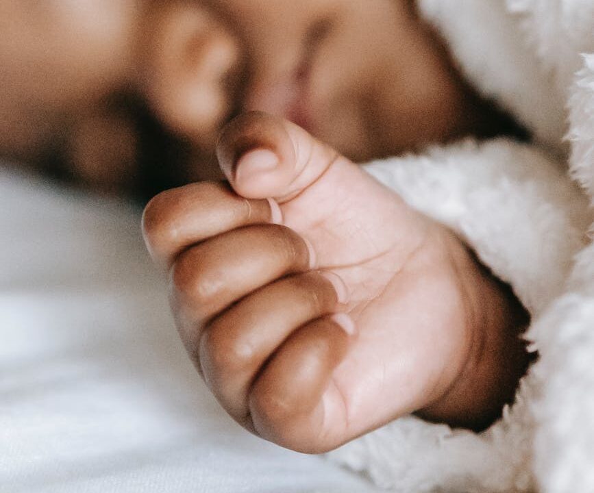 Est-ce une bonne idée de plonger les enfants dans l&rsquo;obscurité à la sieste ?